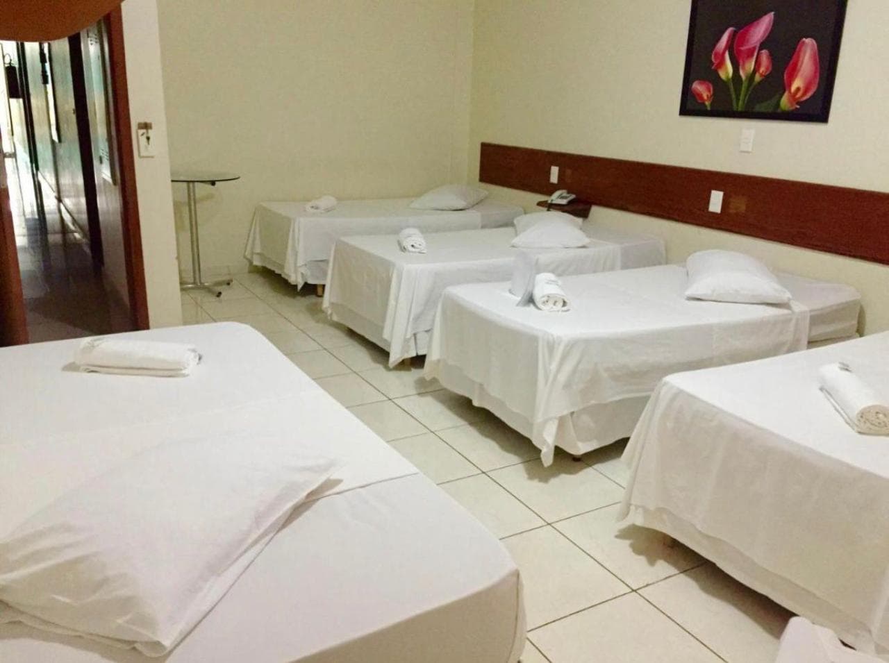 Quarto família com 5 camas
